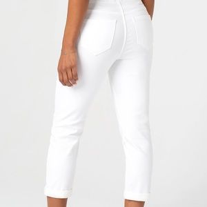 Liverpool women’s pull on Capri